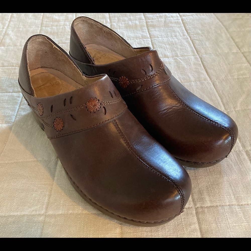 Dansko Summer Sausalito Brown Leather clogs, Embroidered Floral Size 39
